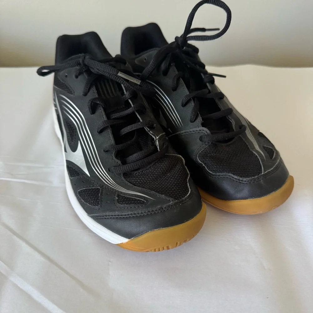 MIZUNO Size 8.5 Women’s CYCLONE SPEED 3 Volleyball Shoes Sneakers